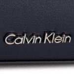 Calvin Klein Le4 Small Crossover Sötét kék Női Oldaltáska
